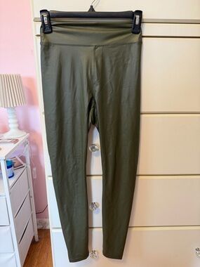 aerie Offline High-Rise Leggings in Olive Green